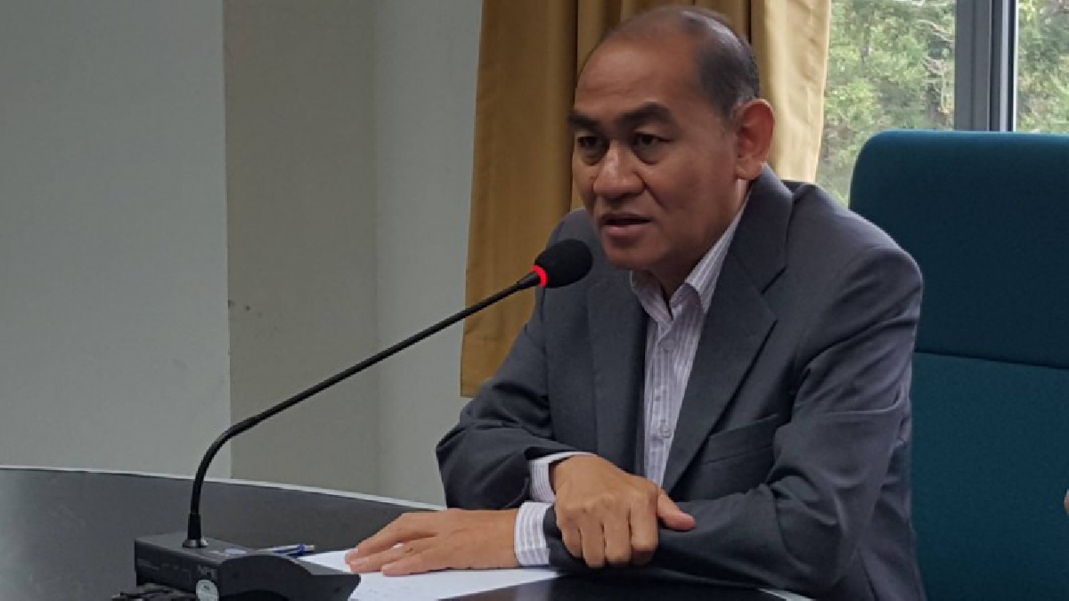แกนนำบ่อนอกนำชาวบ้านปักหลักรอศาลากลางประจวบฯ รอ ผวจ.ลงนามย้ายปลัด อบต. หลังยื้อนาน 6 เดือน กระทบการใช้งบพัฒนาโครงสร้างพื้นฐาน