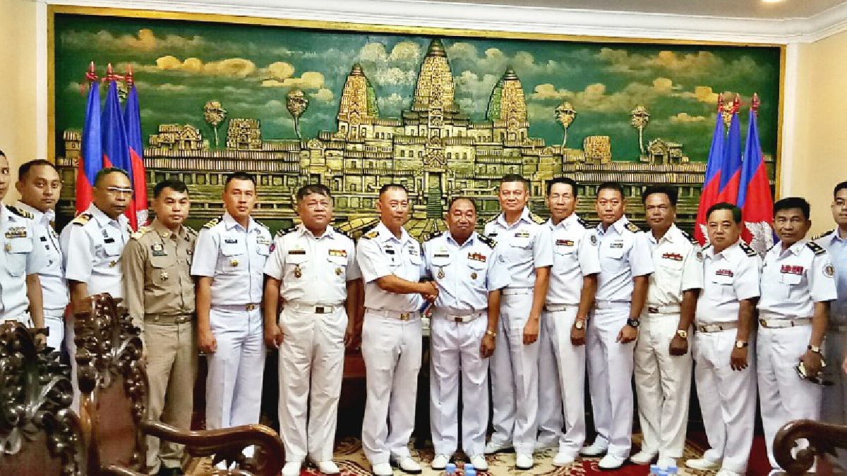 หน่วยเรือเยือนกัมพูชาเข้าเยี่ยมคำนับผบฐานทัพเรือเรียม ผวจพระศรีหนุอบอุ่นและเป็นกันเอง