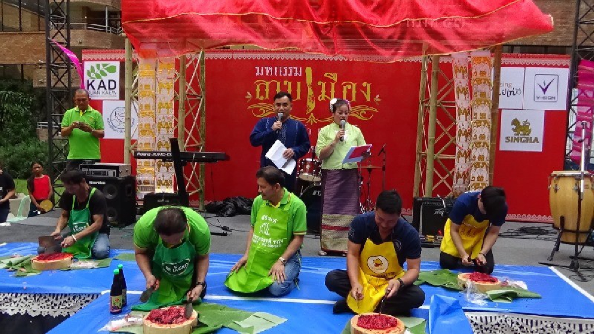 ลาบหมัดหนัก !! เขาทราย-เขาค้อ โชว์ลีลา “ลาบซ้ายทะลวงไส้” สร้างเซอร์ไพรส์ในงานมหกรรมลาบเมืองเชียงใหม่ (คลิป)