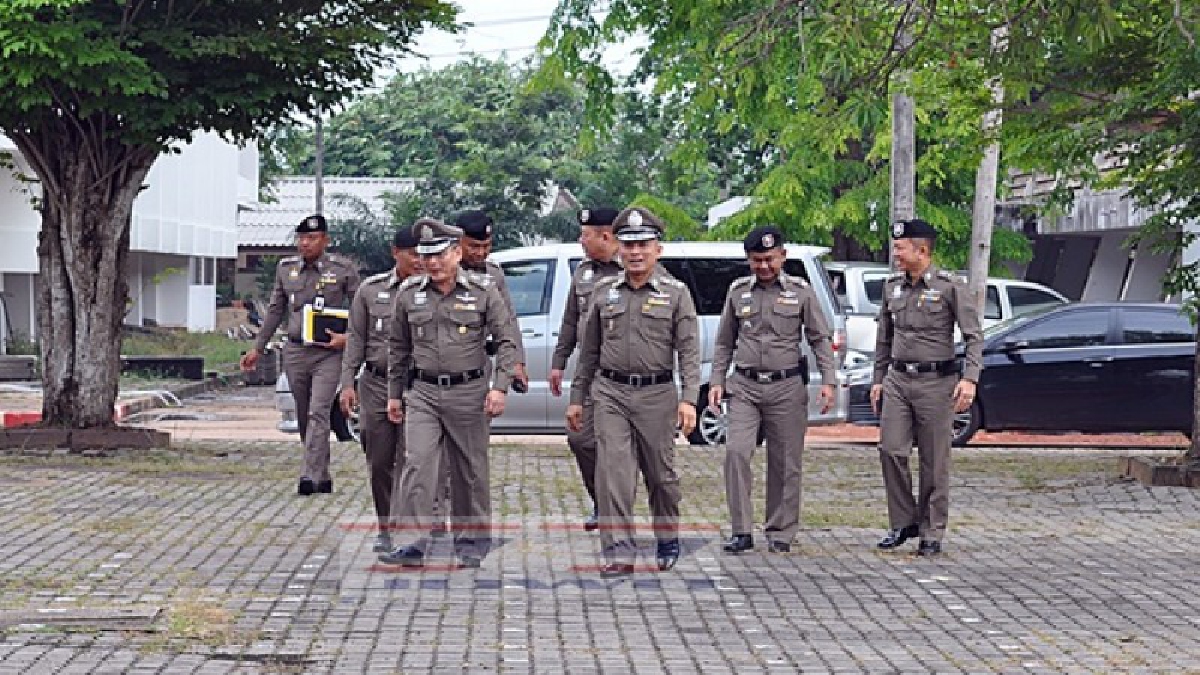 รอง ผบ.ตร. ติวเข้มพนักงานสอบสวน7จังหวัดภาคใต้ตอนบนระบุในอนาคตตำแหน่ง ผกก. จะต้องผ่านงานสอบสวน 4 ปี(มีคลิป)