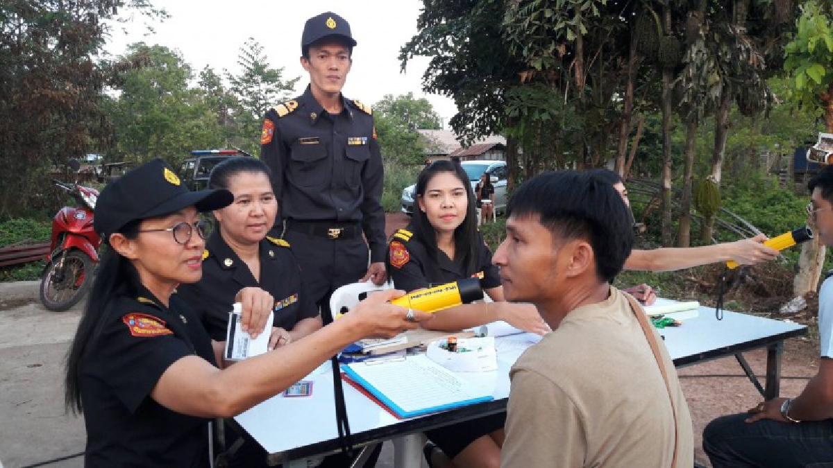 คุมเข้มเพื่อความปลอดภัยประชาชนสงกรานต์นี้ ขนส่งจังหวัดหนองคาย บูรณาการหน่วยงานตรวจเข้มคนขับรถทุกชนิด เน้นรถโดยสารสาธารณะ จับตรวจปัสสาวะ