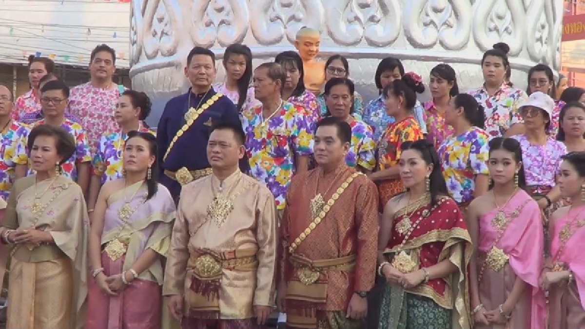 อัศจรรย์ใจสงกรานต์สุโขทัย ลดสนั่นเมือง คาดเงินสะพัด 500 ล้าน