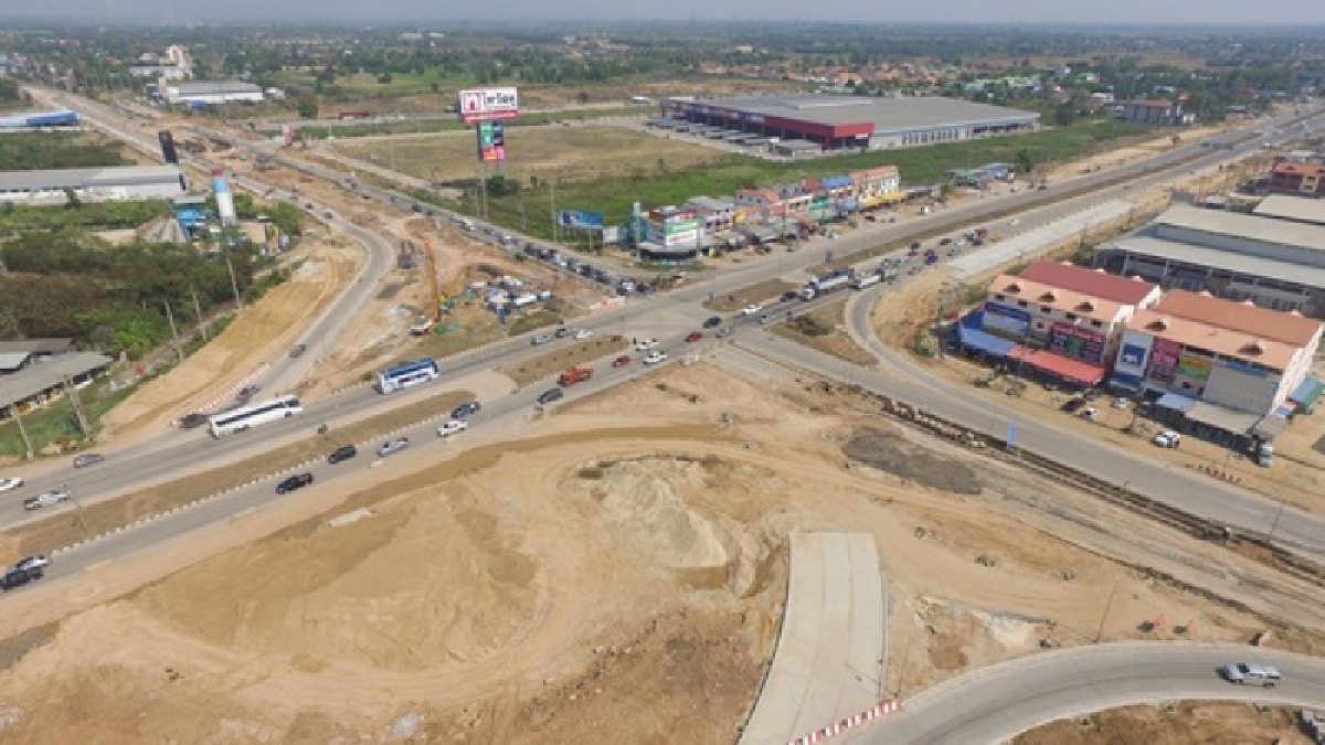เดินทางกลับช่วงเทศกาลสงกรานต์พิษณุโลกเตือนเลี่ยงเส้นทางสี่แยกอินโดจีน