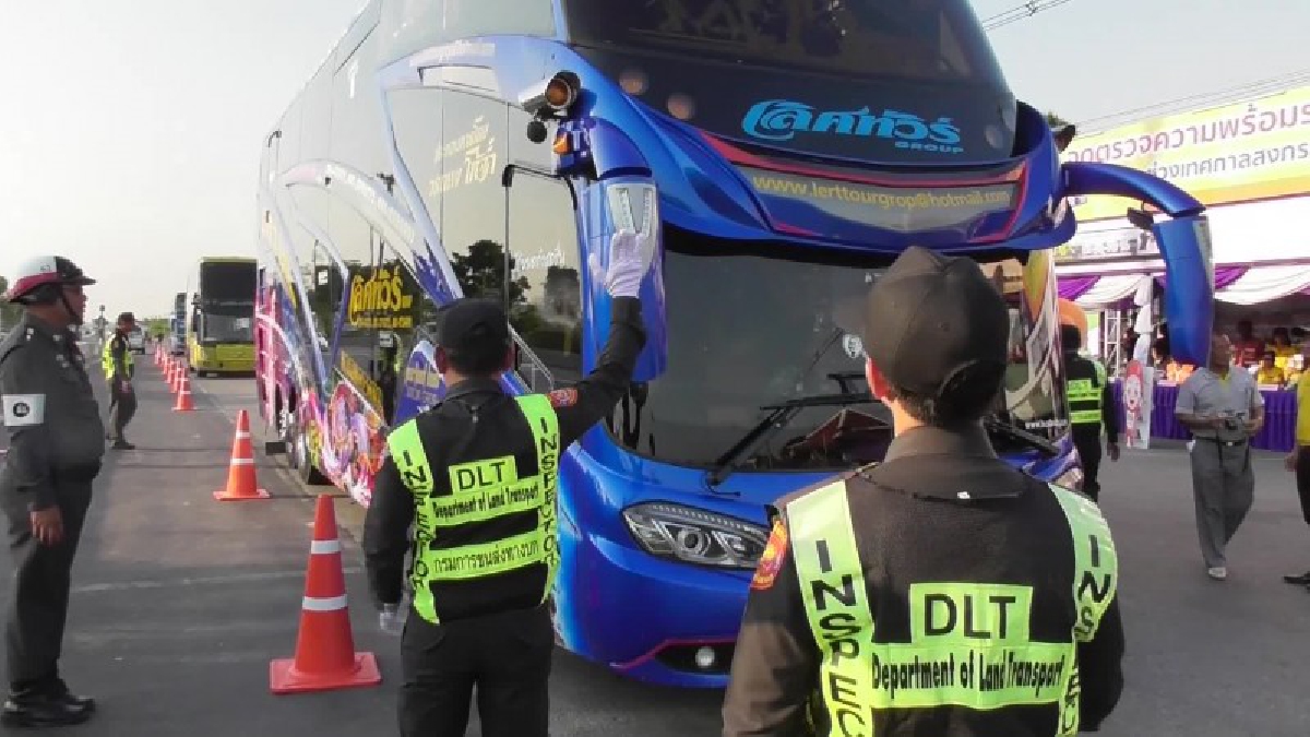 ขนส่งชัยนาท ตั้งจุดตรวจสภาพรถโดยสารสาธารณะและคนขับ ลดปัจจัยเสี่ยงเกิดอุบัติเหตุในช่วงสงกรานต์(มีคลิป)