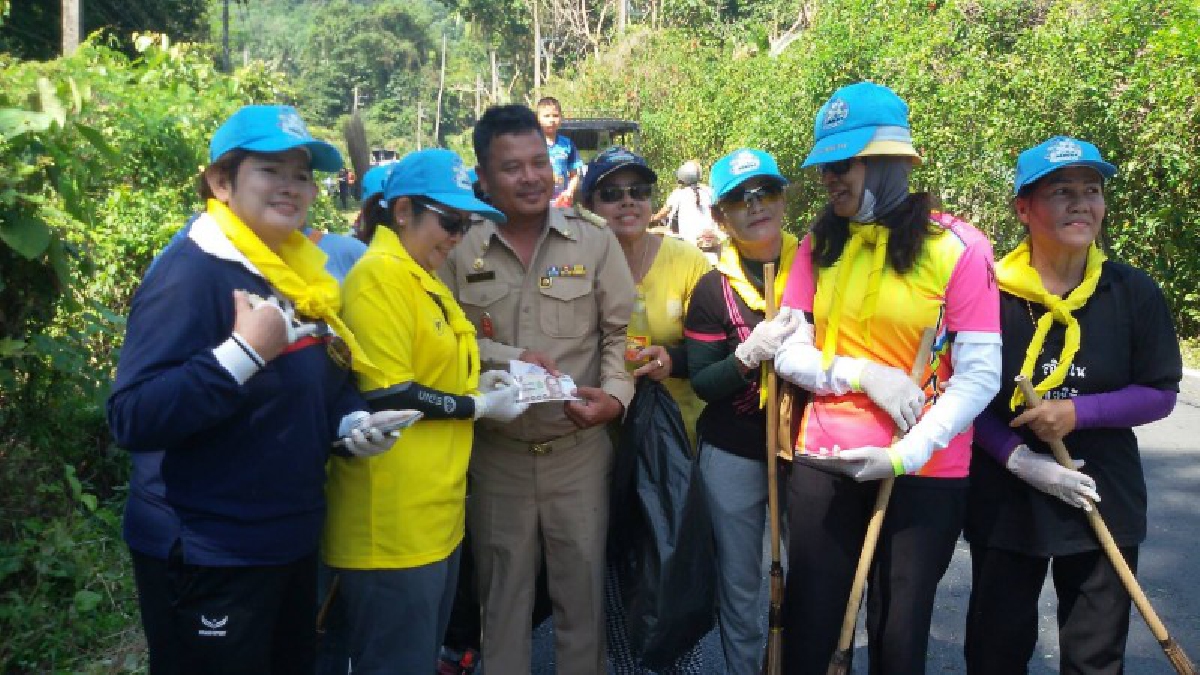 ตราด เกาะช้างต้องสวย ชาวเกาะช้างแต่งถนนรับเที่ยวสงกรานต์(คลิป)