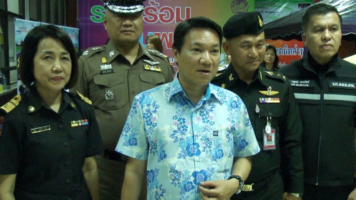 ผู้ว่าฯลำพูนร่วมกับ ขนส่ง ทหาร ตำรวจ และส่วนราชการ ตรวจเยี่ยมความพร้อม การปฏิบัติหน้าที่ ของเจ้าหน้าที่ ประจำสถานีขนส่งผู้โดยสาร