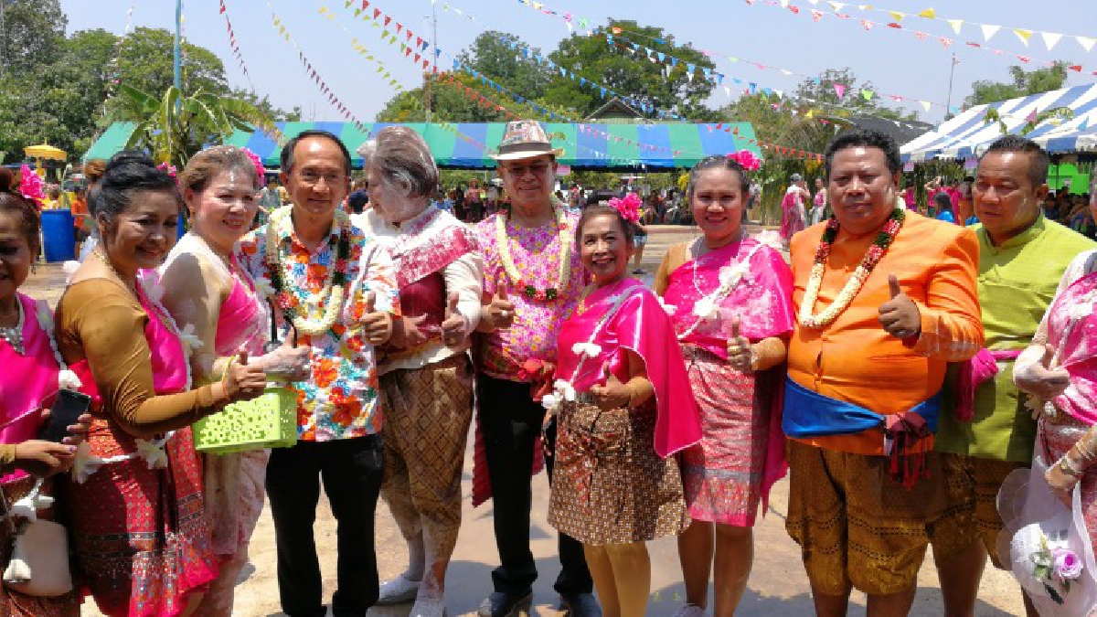 สุดชื่นมื่น ! เทศบาลตำบลโคกสูง..จัดงานสงกรานต์ วันผู้สูงอายุ และวันครอบครัว ประจำปี 2561 (มีคลิป)