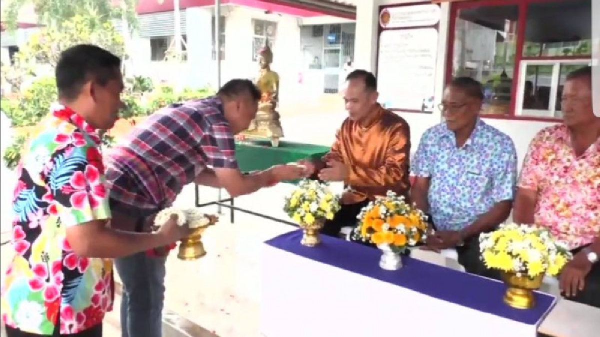 ผู้บัญชาการเรือนจำพิเศษ พัทยา จัดงานร้อยรวมใจ สืบสานวัฒนธรรมไทย รดน้ำดำหัว ผู้สูงวัย (มีคลิป)