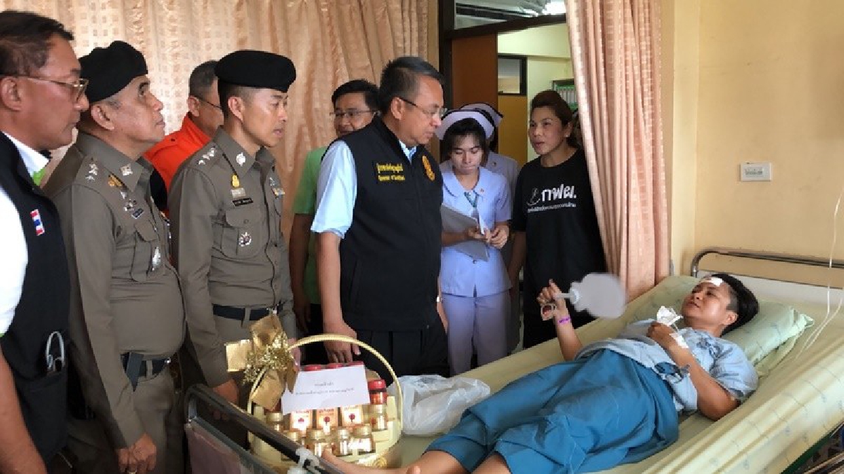 ผวจ.สุราษฎร์ฯรุดเยี่ยมคนเจ็บจากเรือชนในเขื่อน ยั๊วะคนขับเรือมีฉี่ม่วงสั่งดำเนินการเด็ดขาดย้ำชัดเปลี่ยนผู้บริหารชมรมเรือได้ก็เปลี่ยน(คลิป)