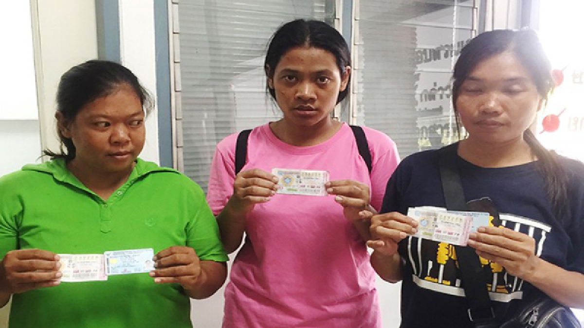 เฮงรับสงกรานต์ ! 5 พี่น้องบุญหล่นทับ ถูกรางวัลที่ 1 คนละใบ รับรวม 30 ล้าน กลายเป็นเศรษฐีใหม่เพียงข้ามวัน (คลิป)