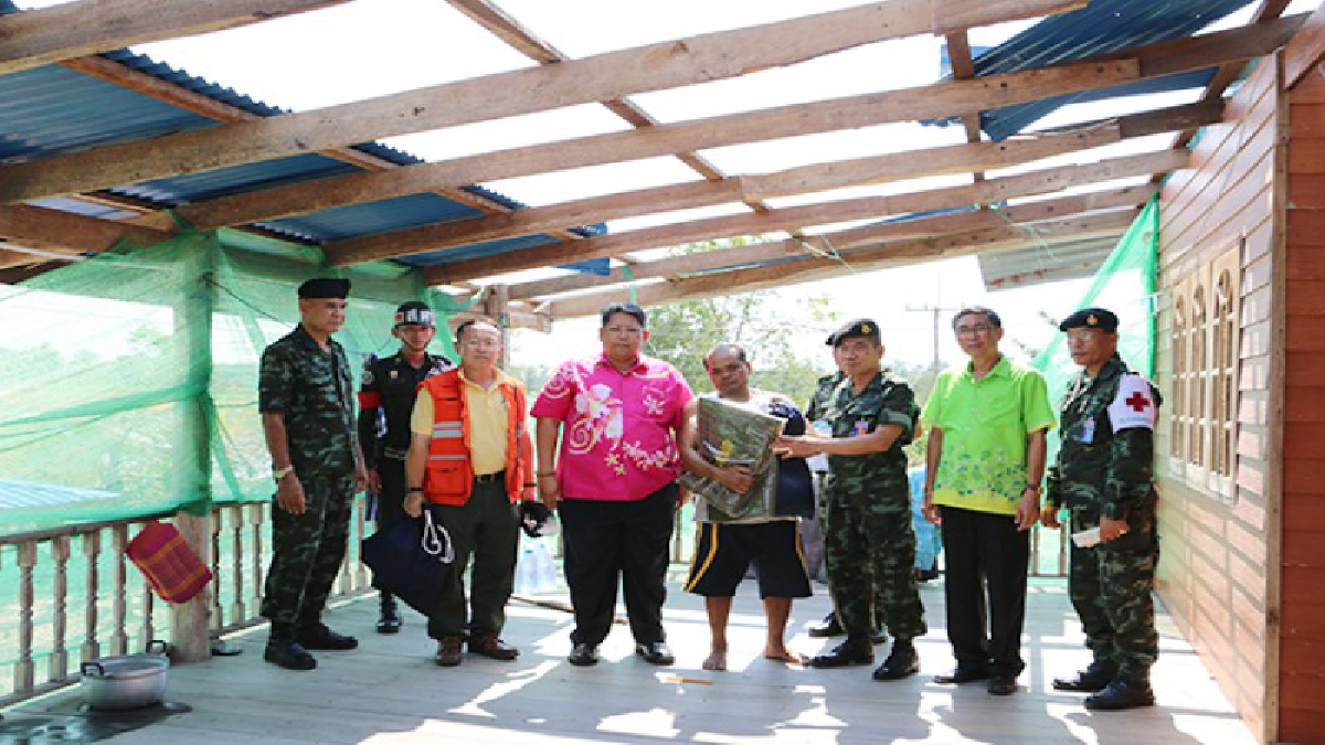 ส่งท้ายวันสงกรานต์ระทม!พายุฤดูร้อนพัดถล่มบ้านเรือนพังเสียหายนับร้อยหลังคาเรือนเดือดร้อนทั่วหน้า