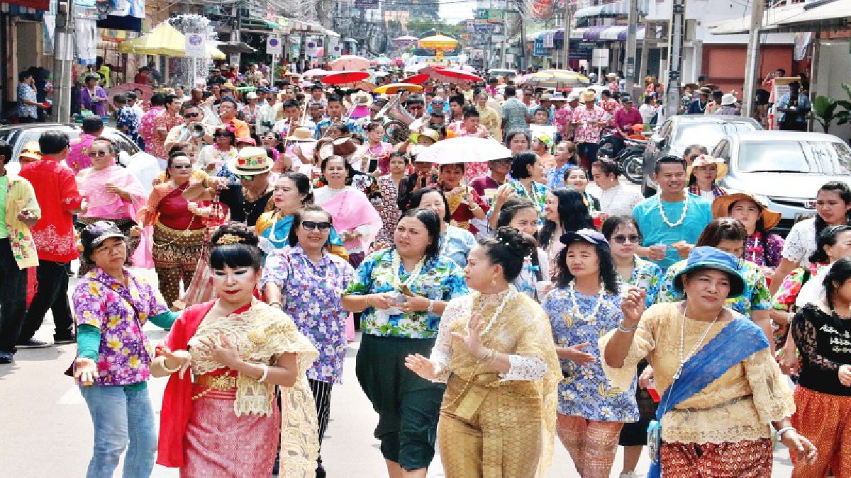 วันไหล!!อำเภอสัตหีบเริ่มแล้ว แห่พระรอบตลาด