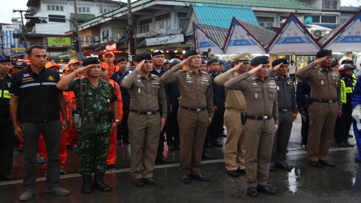 ภาครัฐร่วมปล่อยแถวกำลังตำรวจ-ทหาร-ฝ่ายปกครองออกป้องกันเหตุช่วงเทศกาลวันไหลพัทยา(มีคลิป)