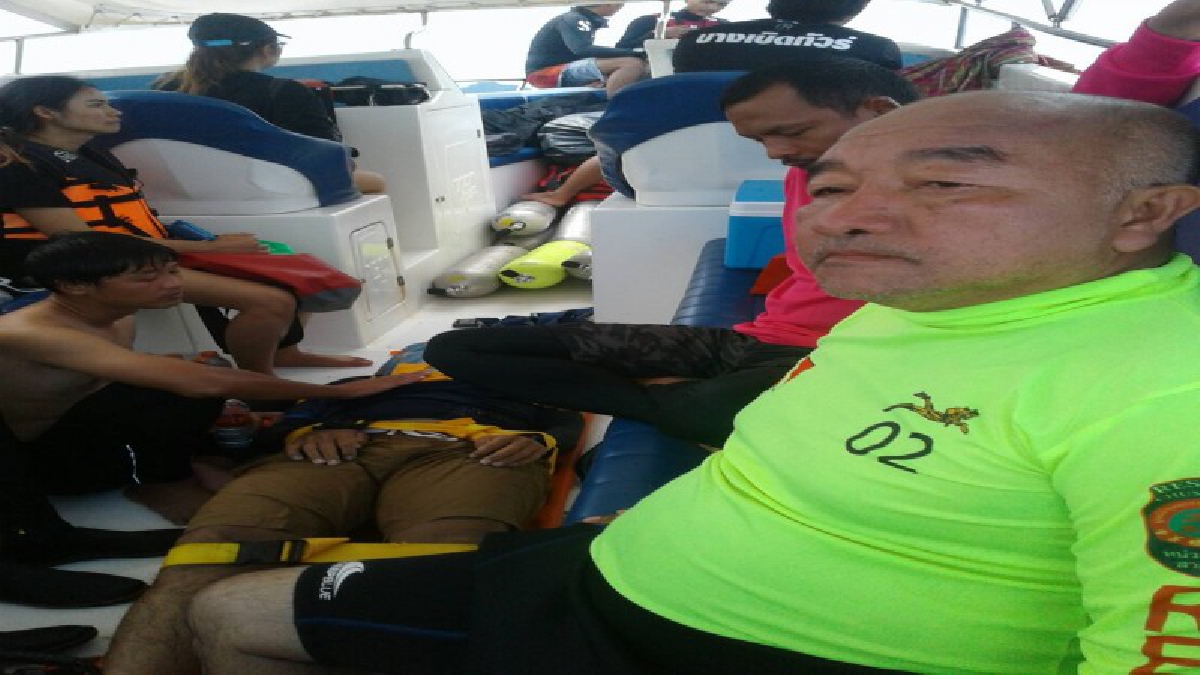 นาทีชีวิต ! ชุดประดาน้ำกู้ภัยสายชล เร่งช่วยหนุ่มเมียนมาจมน้ำบริเวณเกาะร้านเป็ด