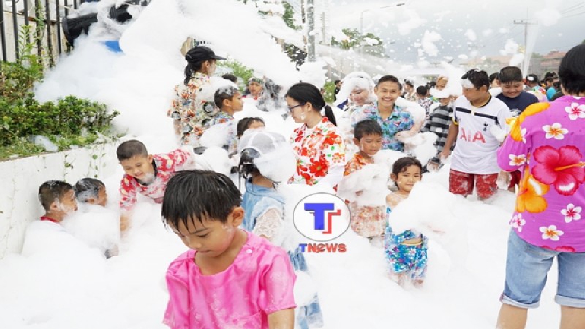 ระยอง !!ไหลสงกรานต์บ้านฉาง