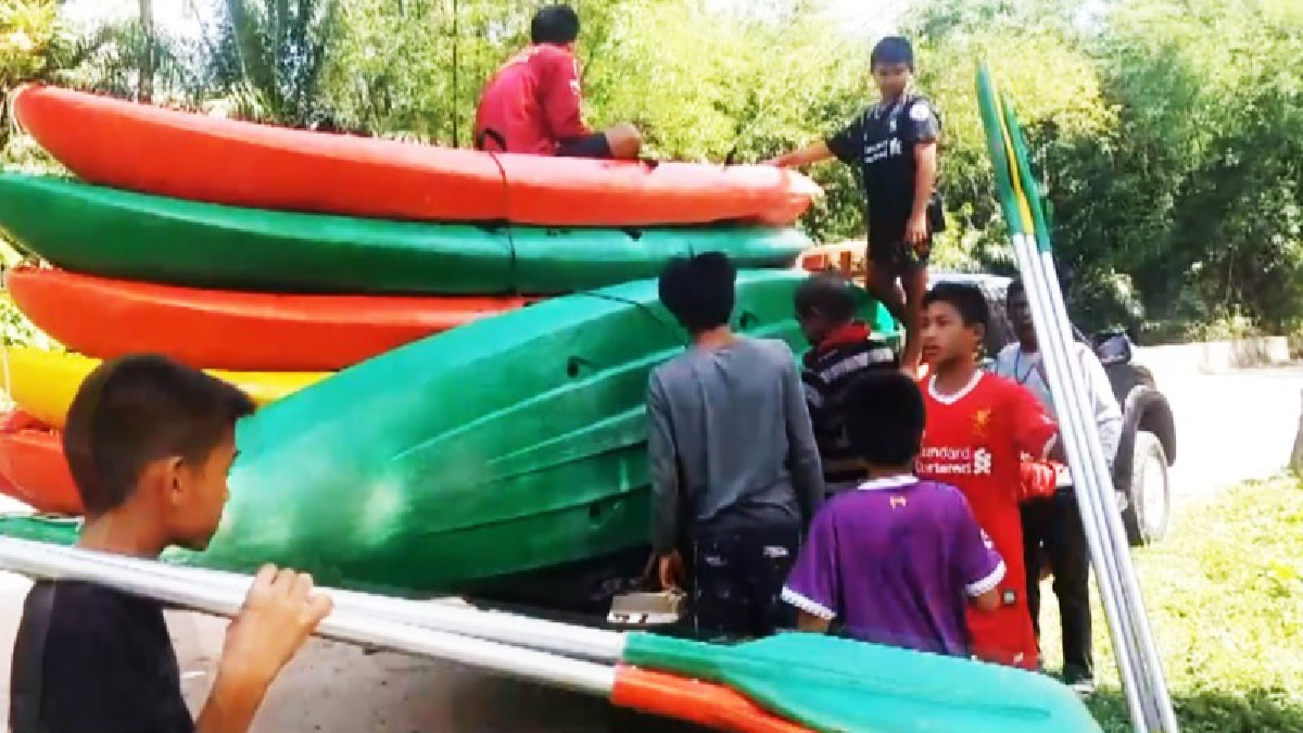 จ้างเยาวชนเป็นพี่เลี้ยงนักท่องเที่ยวหารายได้เสริมช่วงปิดเทอม