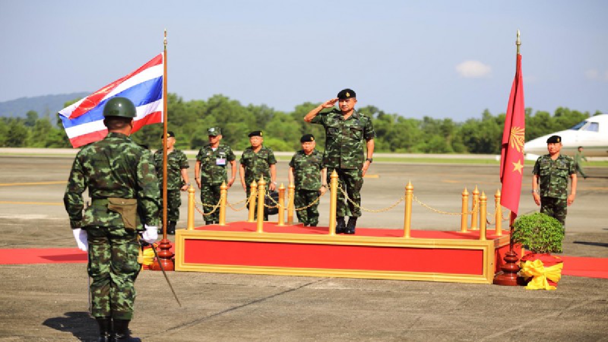 ผบ.ทบ.ลงพื้นที่ระนองตรวจเยี่ยมและให้กำลังใจกำลังพลหน่วยเฉพาะกิจกรมทหารราบที่ 25 กองกำลังเทพสตรี