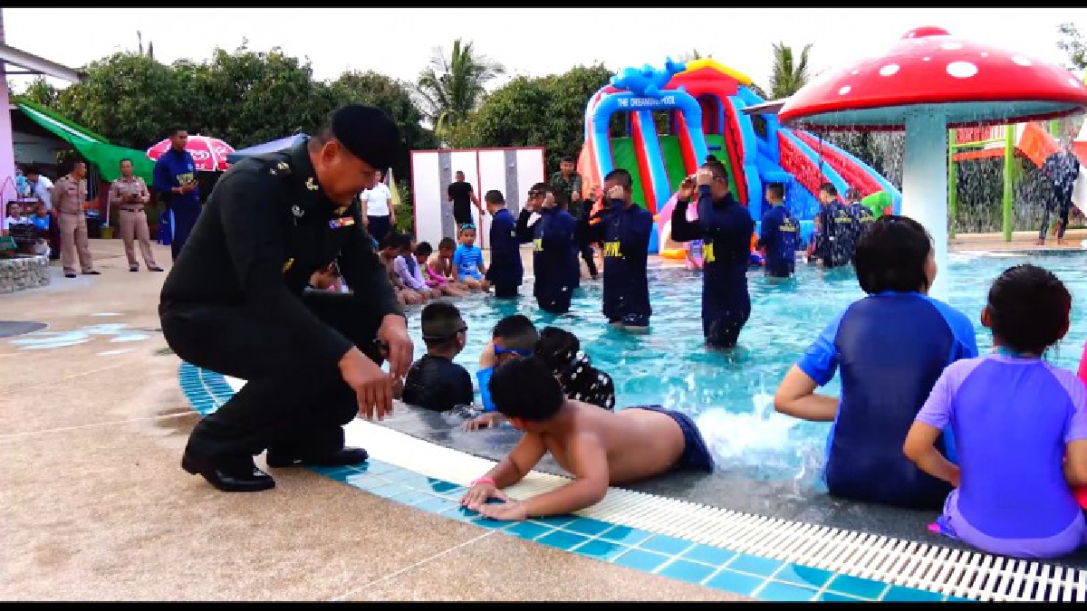 นพค.23 เปิดสอนว่ายน้ำให้เด็กนาด้วง ลดสถิติเด็กจมน้ำตายช่วงปิดเทอม (มีคลิป)