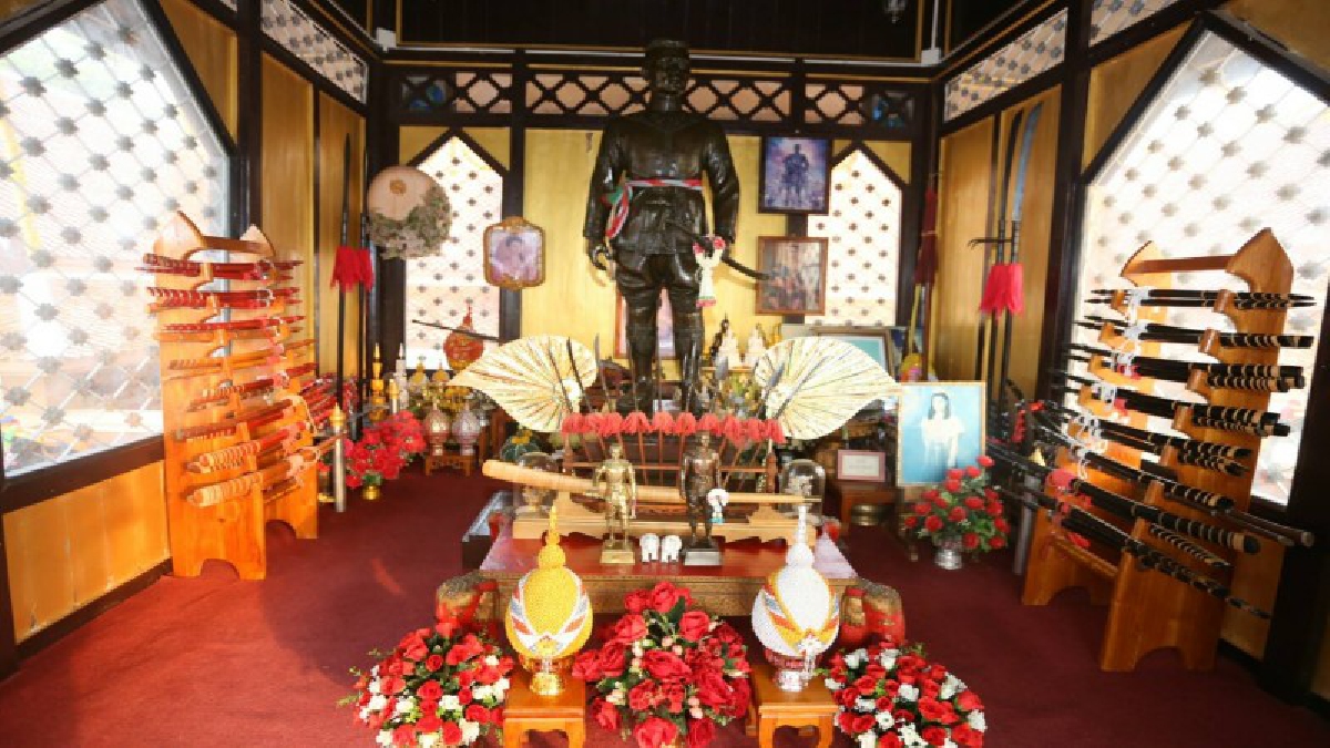 หนองบัวลำภู จัดงานพิธีวางพวงมาลาวันคล้ายวันสวรรคตสมเด็จพระนเรศวรมหาราชและเปิดงาน มหัศจรรย์นครเขื่อนขันธ์