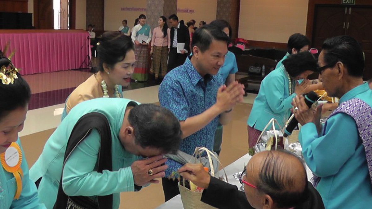 ลำพูนจัดงานวันผู้สูงอายุแห่งชาติ และวันครอบครัวพร้อมมอบโล่ประกาศ และใบประกาศเกียรติคุณแก่ผู้สูงอายุดีเด่น