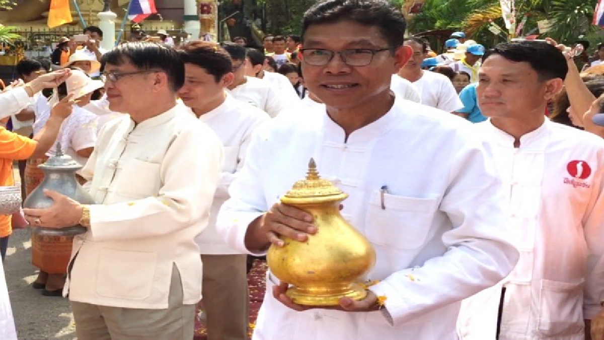 น้ำทิพย์ดอยขะม้อ1ใน7บ่อน้ำศักดิ์สิทธิ์ของไทย ต้องเดินผ่านบันได 1,749 ขั้นพลังศรัทธาร่วมอันเชิญไปสรงน้ำพระธาตุหริภุญชัย