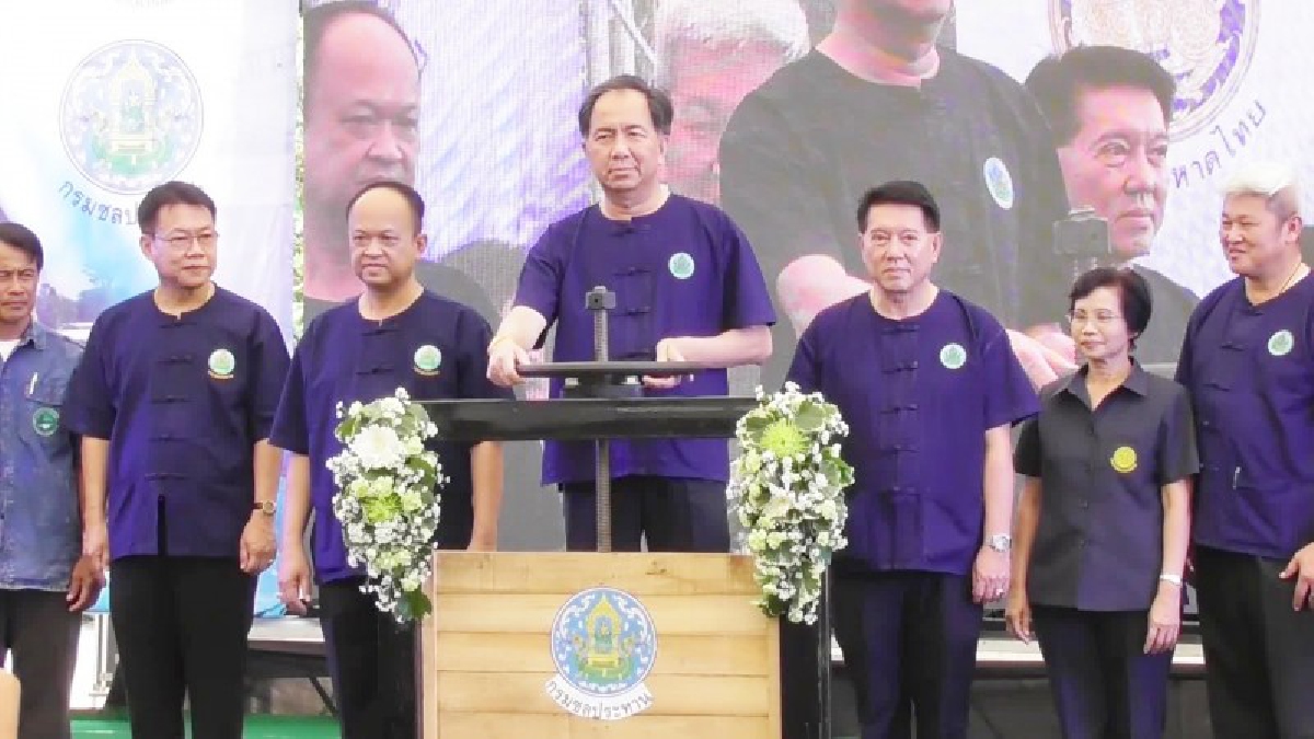 รมว.เกษตร เปิดประตูส่งน้ำเข้าพื้นที่ 12 ทุ่ง ลุ่มเจ้าพระยาตอนล่าง ให้เกษตรกรปลูกข้าวนาปีได้เร็วขึ้น ลดความเสียหายจากน้ำท่วม(มีคลิป)