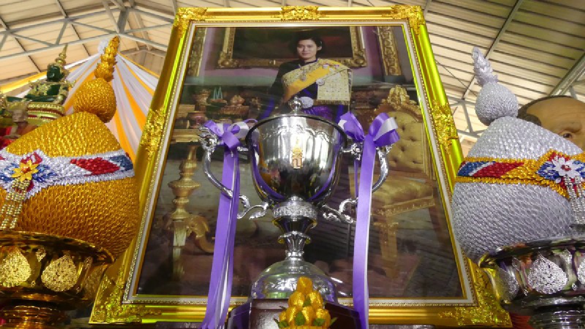 ปทุมธานี ฤๅษีเณรแถลงข่าวประกวดพระเครื่องไทยชิงถ้วยพระราชทานสมเด็จพระเทพ