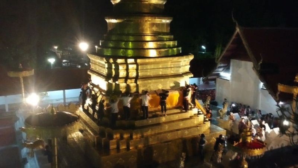 สุดยิ่งใหญ่อลังการ!! ชาวพะเยาจำนวนมาก ร่วมขบวนแห่งานประเพณี แห่ผ้าห่มพระธาตุจอมทอง
