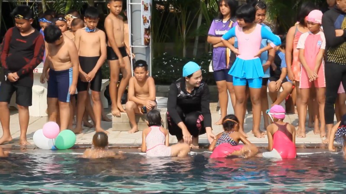 จ.อำนาจเจริญ..จัดโครงการ "สอนน้องว่ายน้ำเพื่อชีวิต รุ่นที่ 3 " หวังลดจำนวนเด็กจมน้ำเสียชีวิตช่วงปิดเทอม (ชมคลิป)