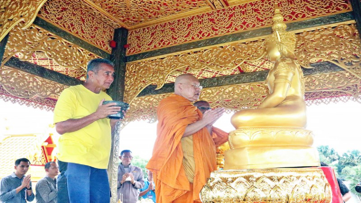 สวนนงนุช!! เบิกเนตรหลวงพ่อสุขใจ ให้นักท่องเที่ยวกราบไหว้เป็นสิริมงคล