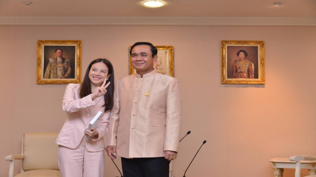 ผลงานดีต้องยกย่อง  ชื่นชมบอลหญิงไทย&nbsp;&nbsp; &nbsp;  คว้าตั๋วบอลโลก&nbsp;2&nbsp;สมัยติด