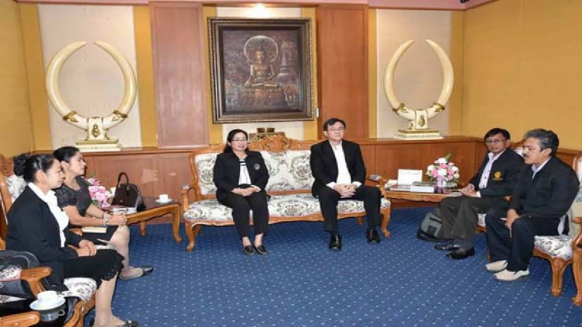 กำชับสอดส่องใช้งบประมาณ!!! ผู้ตรวจฯ สำนักนายกรัฐมนตรีประชุม ก.ธ.จ.เมืองคอนติดตามการใช้งบประมาณ 14 โครงการกว่า 200 ล้าน (คลิป)