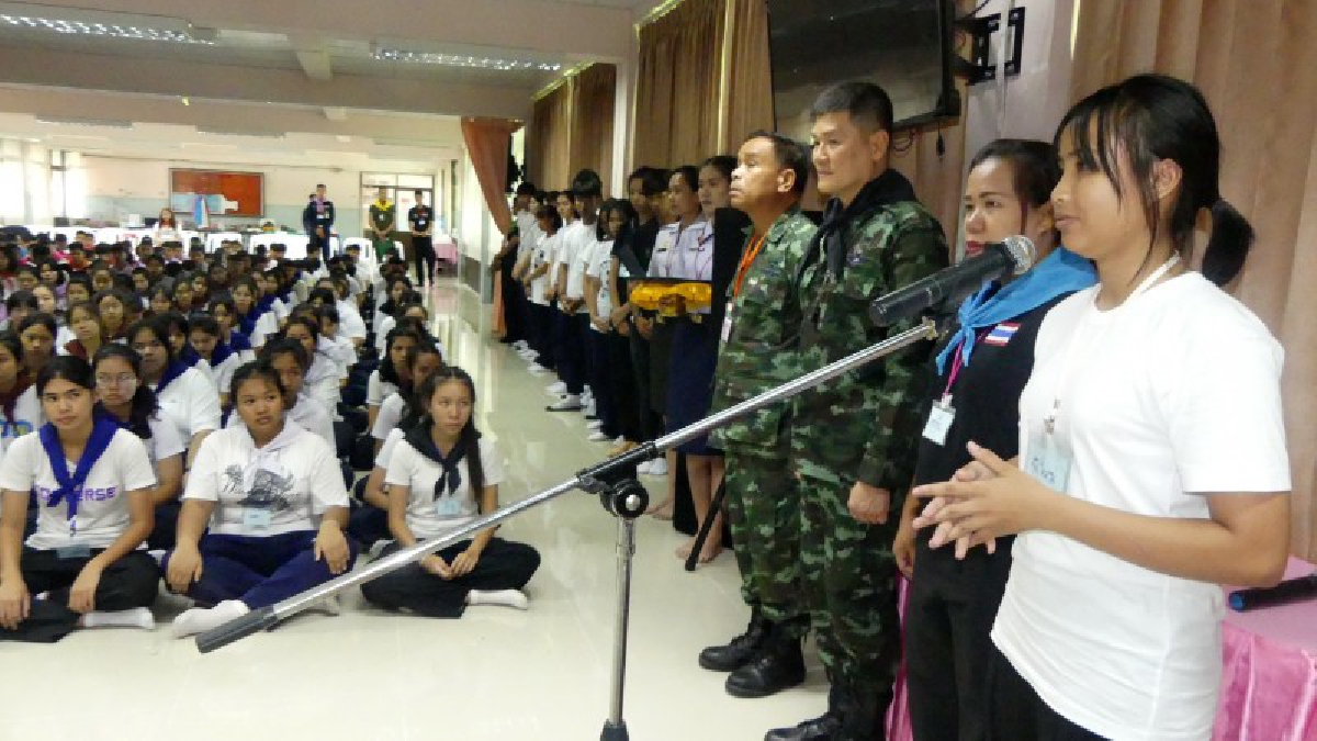 ปทุมธานี ศปร.ติวเข้มผู้นำเยาวชนพอเพียงเพื่อความมั่นคงรุ่น1ปลูกฝังระเบียบวินัยและจิตสาธารณะ