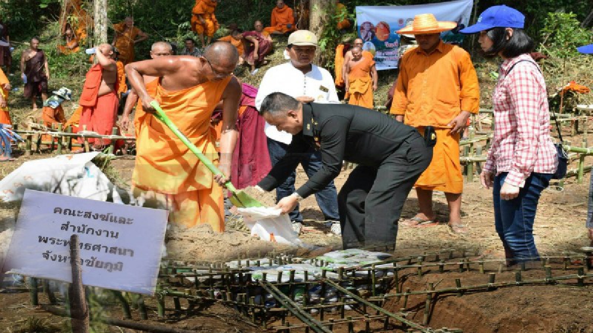 คณะพระสงฆ์กว่า150รูป!!! ร้อยใจ 100 ฝาย ร่วมปลูกป่าสร้างฝาย ฟื้นเขาหัวโล้นปลูกไม้หลากสี ฟื้นแหล่งต้นน้ำคืนธรรมชาติ