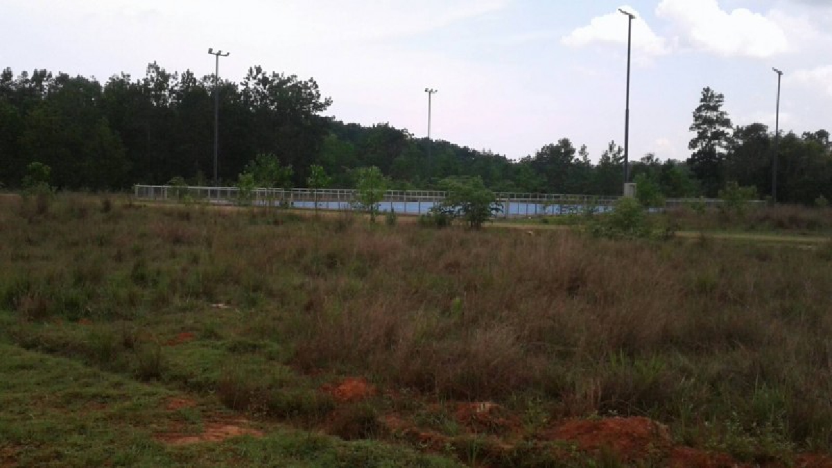 ท้องถิ่นตรังรับเป็นโซ่ข้อกลางประสานการรับโอนสนามกีฬาท้องถิ่นทุ่งค่ายหลังจากปล่อยทิ้งร้าง
