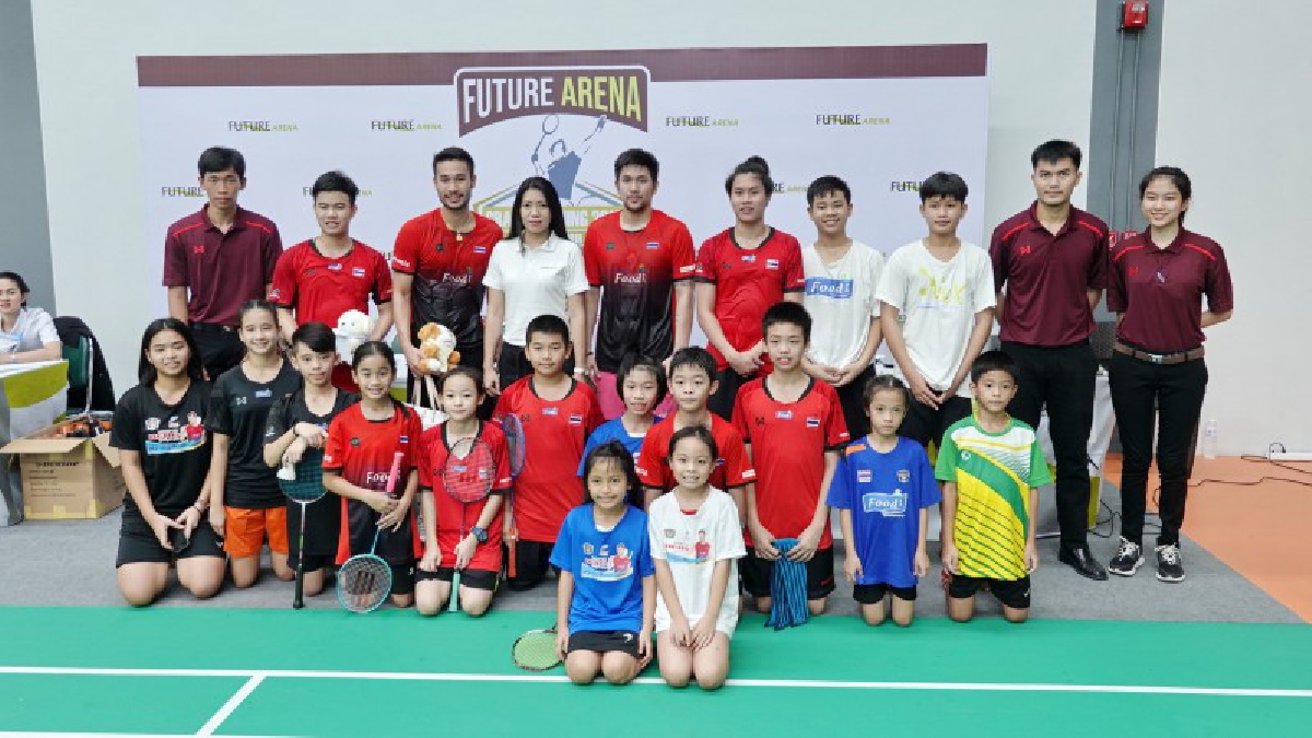 ปทุมธานีนักแบดมินตันคู่ทีมชาติโชว์ลีล่าจุดประกายเยาวชนที่ฟิวเจอร์อารีนา