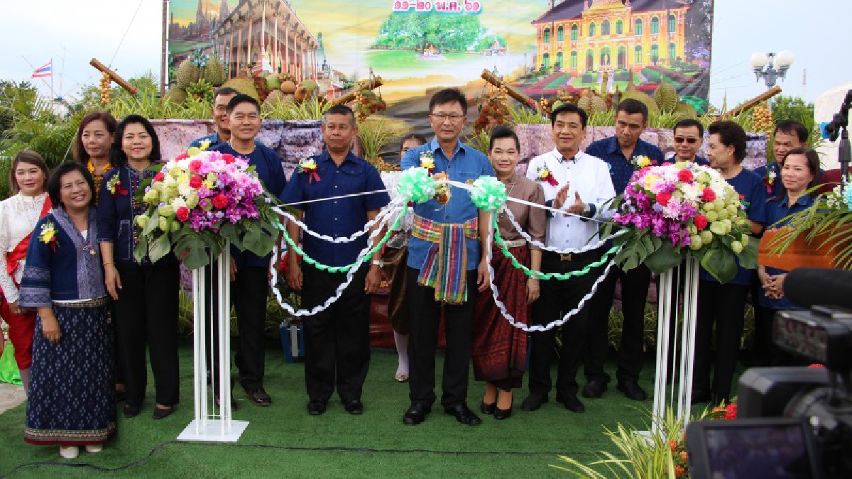เปิดงานวันเกษตรปราจีนบุรี ครั้งที่ 54 ประชาชนเดินทางซื้อผลไม้และพันธุ์ไม้คับคั่ง(คลิป)