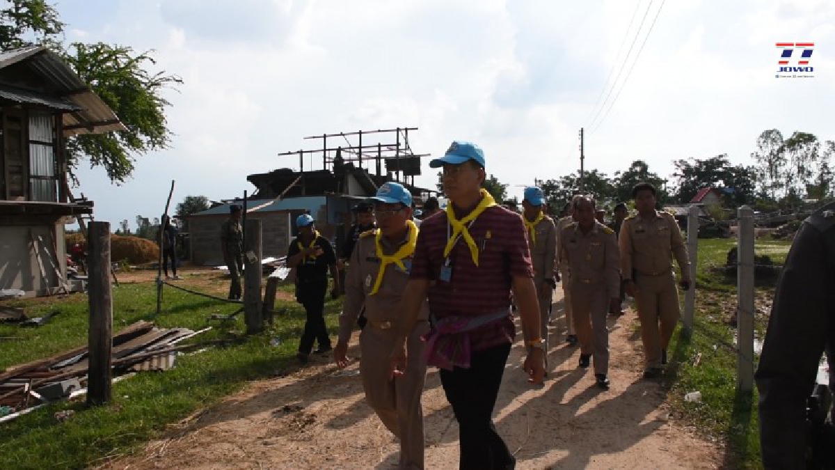 ซับน้ำตาผู้ประสบวาตภัย ! ผู้ว่าฯโคราชลงพื้นที่ตรวจสอบความเสียหาย และเร่งรัดการเบิกจ่ายงบประมาณ ช่วยเหลือพี่น้องประชาชนที่ได้รับความเดือดร้อน