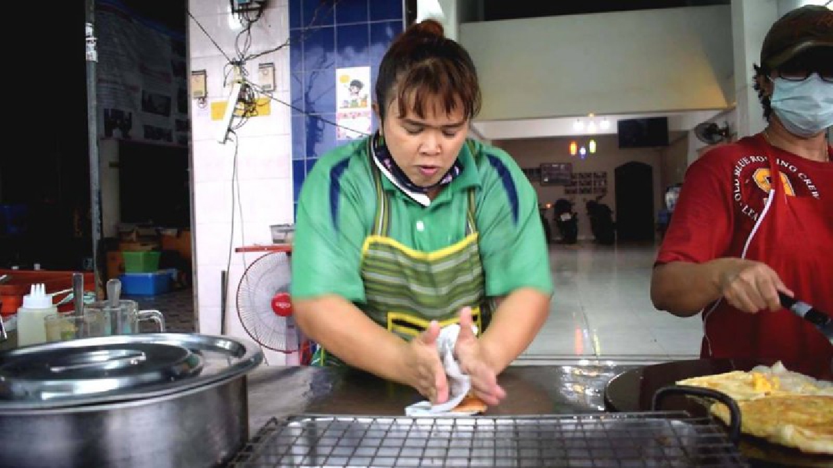ครูสาวทำโรตีตบสะใจขายดี