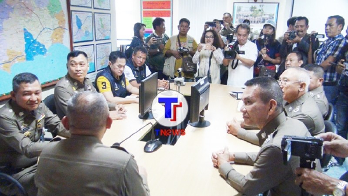ผบช.ภาค 2 มาเอง !!! ลงพื้นที่จี้คดี "โจรอ้วน-ผอมปล้นทอง" ลั่น..เร่งรัดคดีเพื่อให้รัดกุมที่สุด (คลิป)