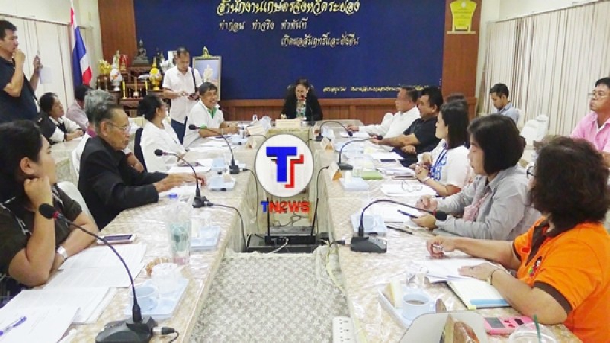 จังหวัดระยอง บูรณาการทุกภาคส่วนถอดรหัสปัญหาสวนท่องเที่ยว เพื่อหาทางป้องกัน นักท่องเที่ยวล้นสวนหลังถูกลีน่าจังไลฟ์สด ไม่มีทุเรียนให้กิน