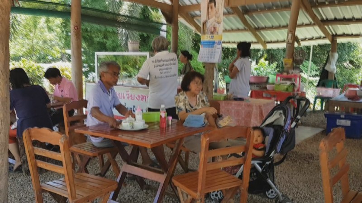 รับรองจะติดใจ..!!ข้าวซอย ริมทางหนึ่งในเมนูอาหารเหนือที่ถูกใจหลายๆคน..!!