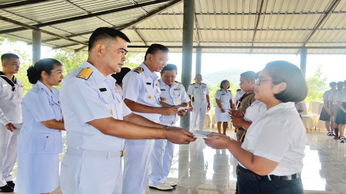 ศูนย์ส่งกำลังกรมพลาธิการทหารเรือมอบทุนการศึกษาบุตรข้าราชการ