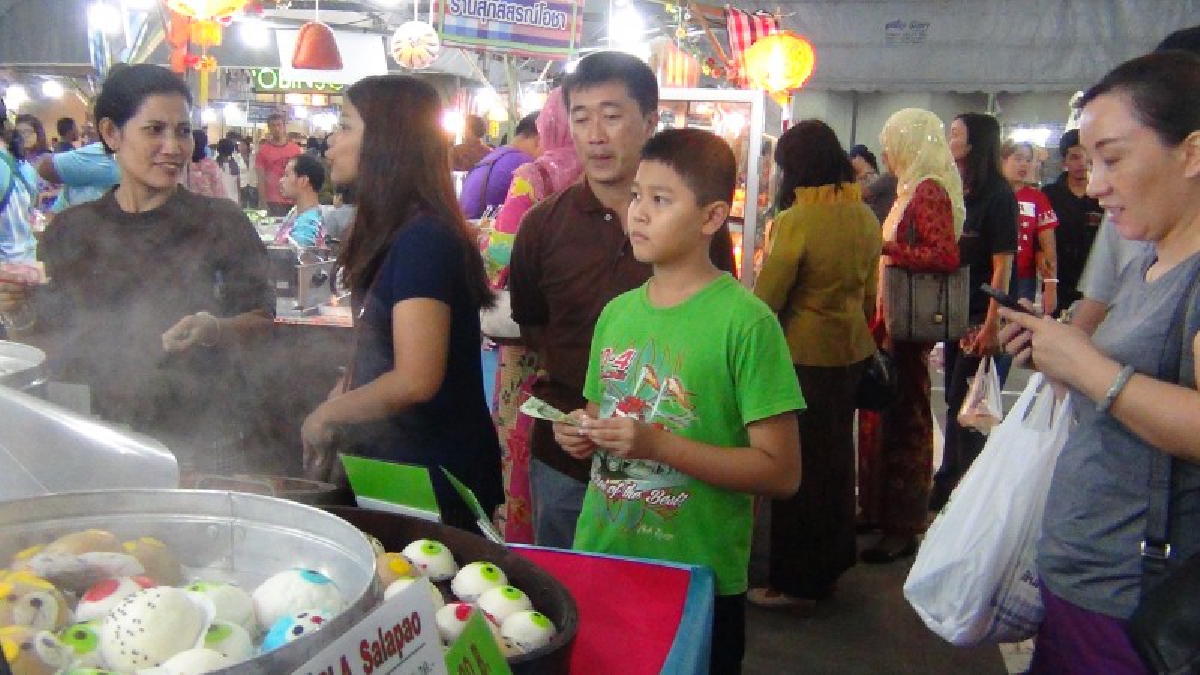 ยุทธจักรความอร่อย!!  ยิ่งใหญ่มหกรรมอาหารพื้นบ้าน อาหารท้องถิ่น อาหารขึ้นชื่อของเมืองตรัง