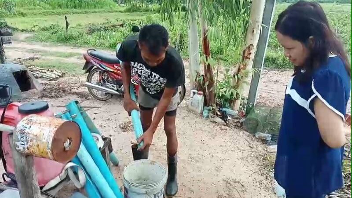 อยู่แบบพอเพียง! อดีตทหารพรานลาออกพลิกผันชีวิตทำอาชีพไร่นาสวนผสม ยามว่างใช้"บั้งลัน"ทำจากท่อ พีวีซี ออกดักปลาไหลสร้างรายได้ (ชมคลิป)