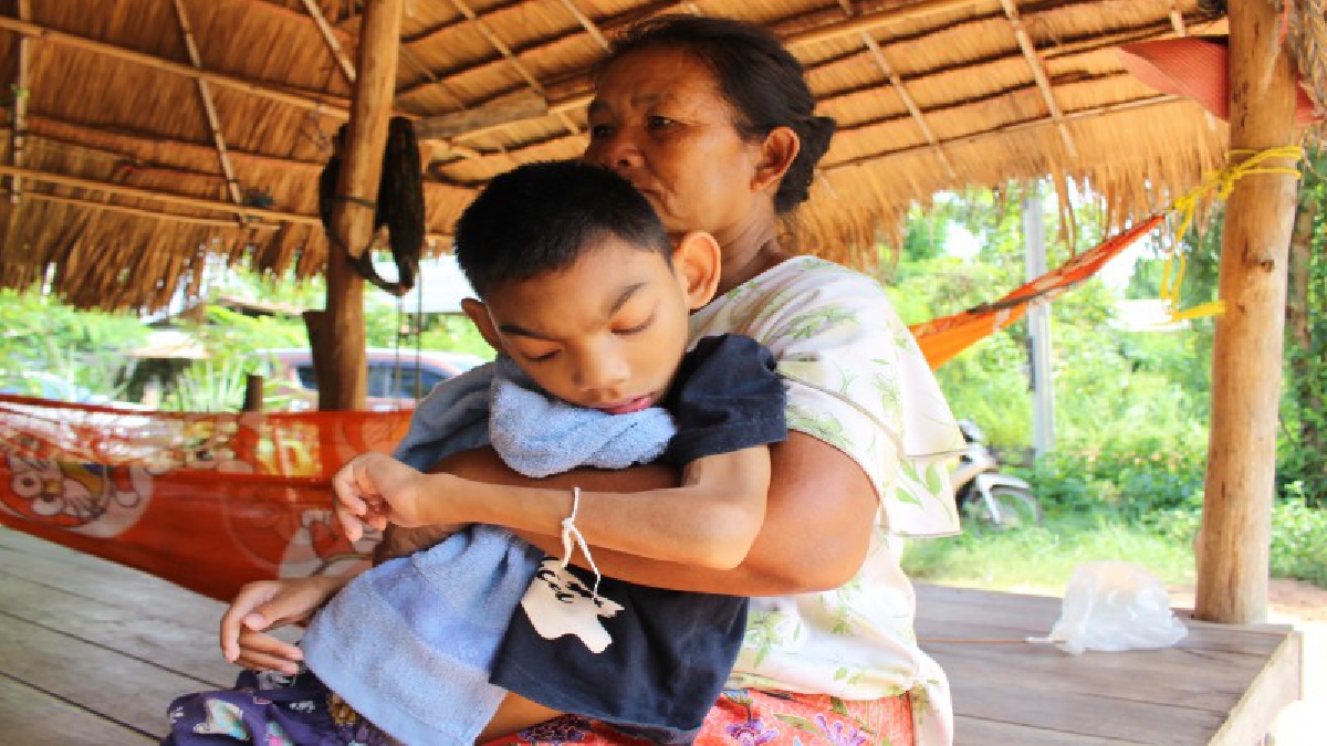 สุดอนาถ!คุณแม่วัย 29 มีลูกชาย 3 คน คนโตมีร่างกายพิการมาตั้งแต่เกิด ตนเองก็มีโรคประจำตัวไม่มีเงินรักษาไม่มีรายได้วอนผู้ใจบุญช่วยเหลือ(ชมคลิป)