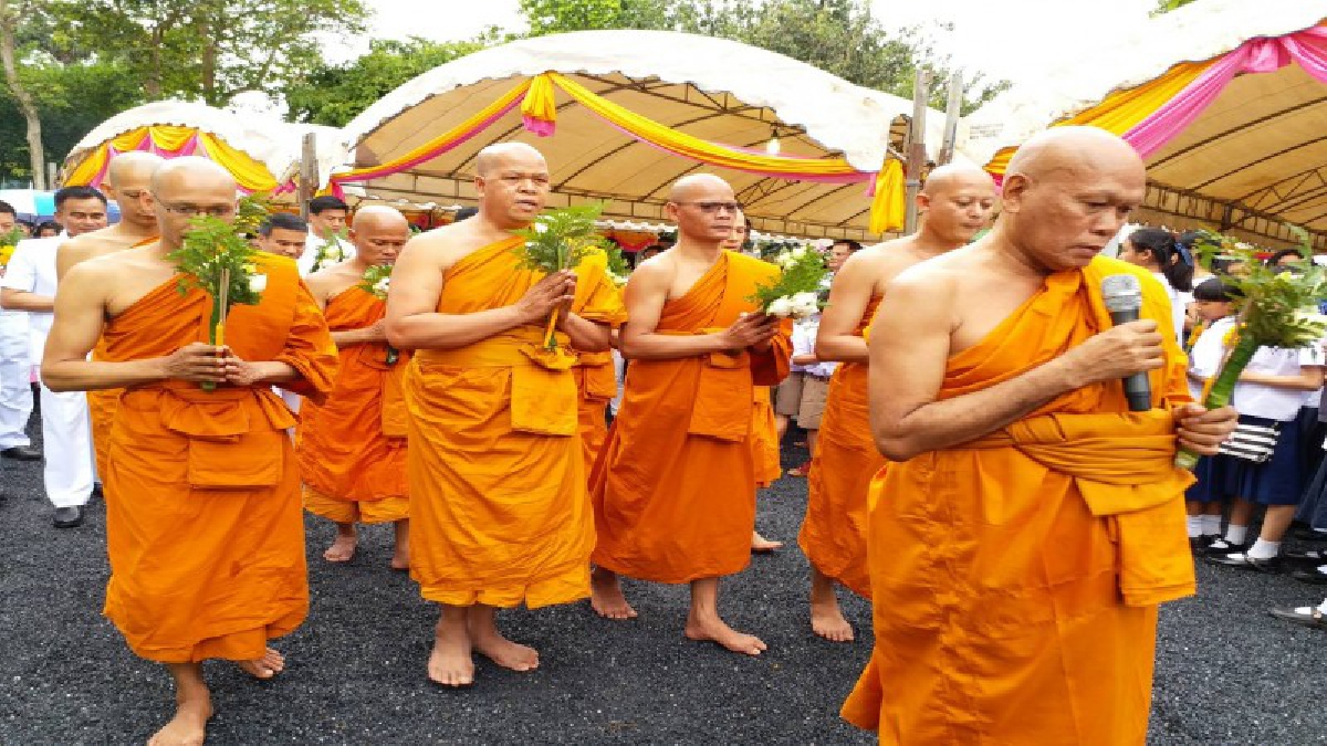 พุทธศาสนิกชนชาวภูเก็ต พร้อมใจเข้าวัดฟังธรรม เวียนเทียน ร่วมโครงการวันสำคัญทางพระพุทธศาสนา"วันวิสาขบูชา" วันสำคัญสากลของโลก ประจำปี 2561