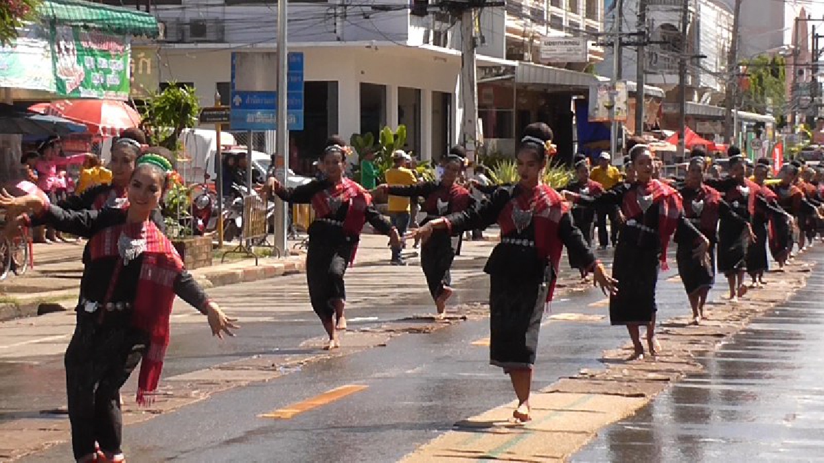 ตระการตา !! เทศบาลเมืองหนองคาย จัดงานประเพณีบุญบั้งไฟเดือน 7 ประจำปี 2561 เพื่อสืบสานประเพณีอันดีงามของท้องถิ่น (ชมคลิป)