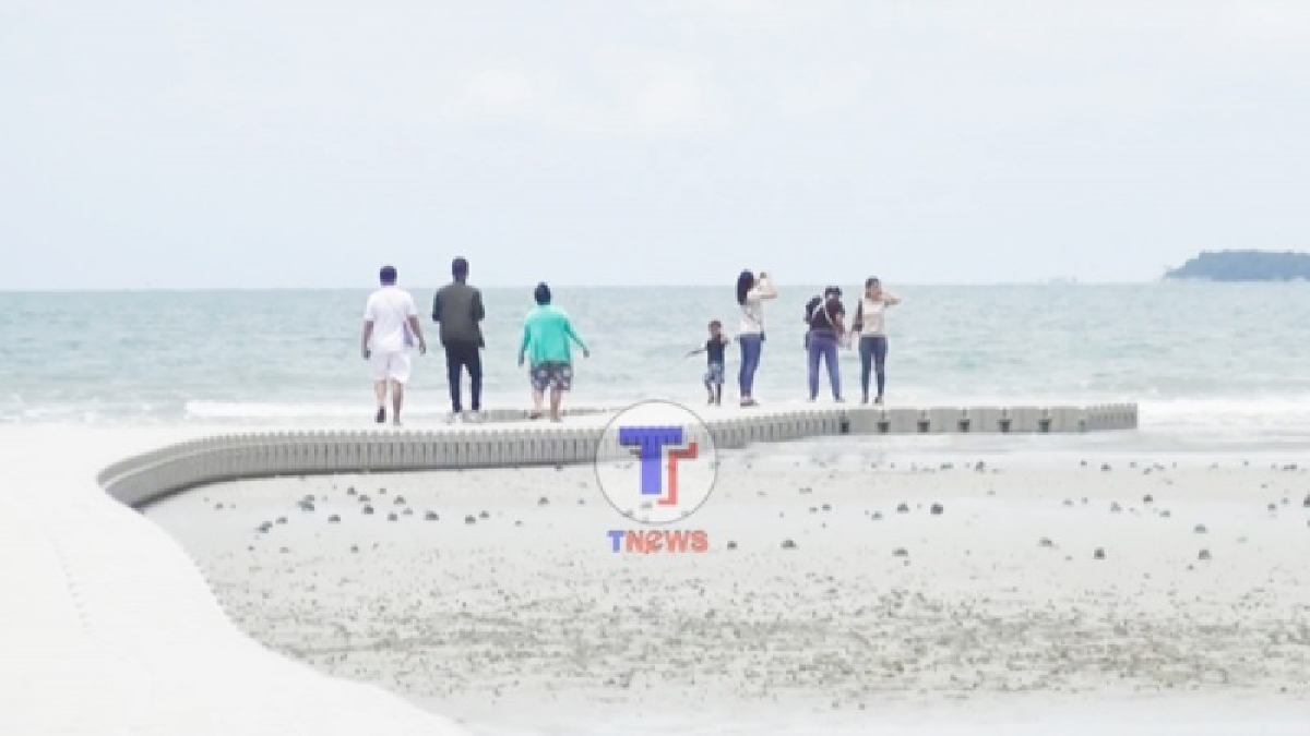 โซเชียลฯแห่แชร์สนั่น!! หาดสวนสนระยองแหล่งท่องเที่ยว...สถานที่พักผ่อน ท่าเทียบเรือลอยน้ำ (Floating Pier) (มีคลิป)