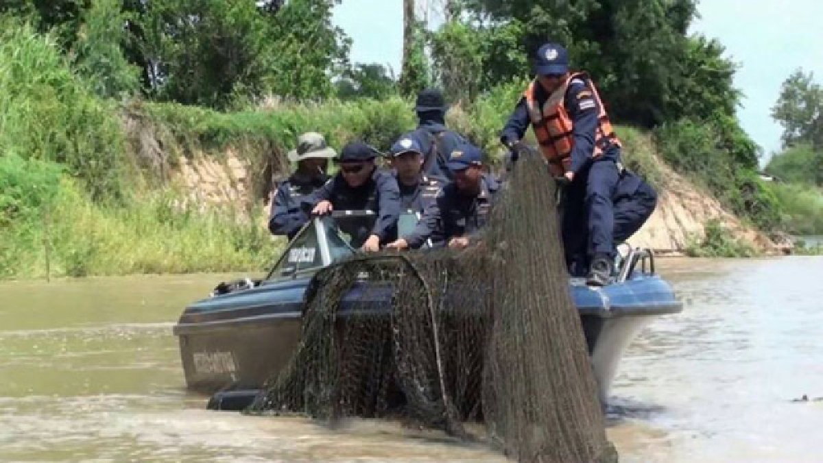 เตือนแล้วไม่ฟัง !! ประมงเปิดยุทธการปราบปรามชาวประมงหัวรั้น ที่ยังลักลอบจับปลาในลุ่มแม่น้ำชีช่วงฤดูวางไข่ (คลิป)